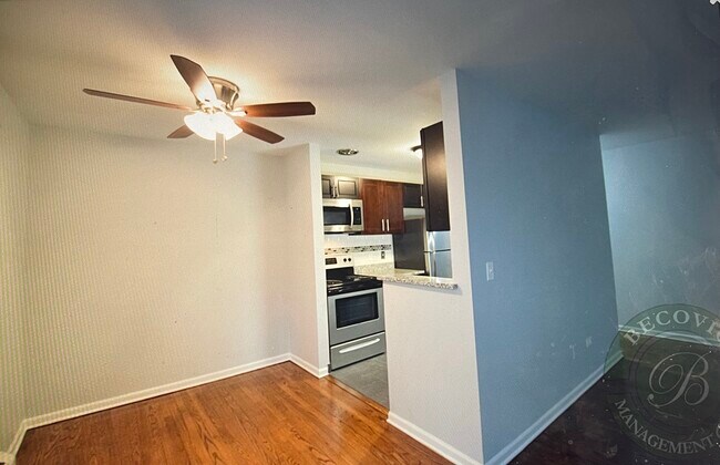 Building Photo - 5534 N Winthrop Ave