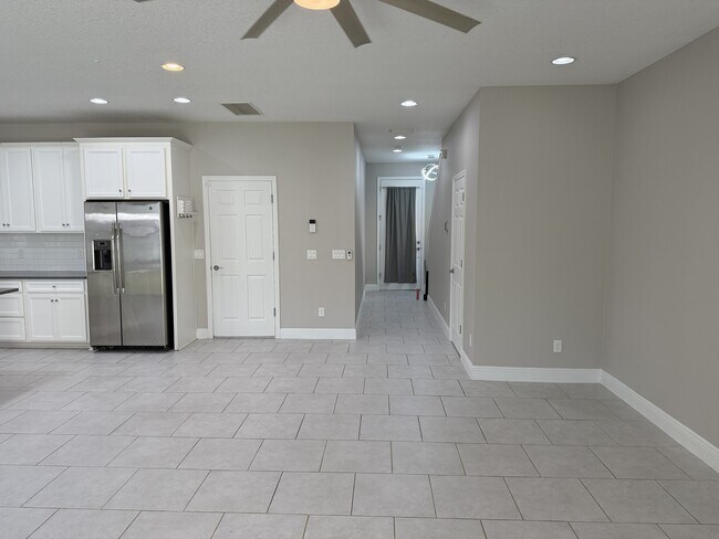 Building Photo - 13183 Payton St