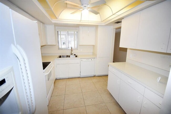Building Photo - 3961 Ashwood Ln