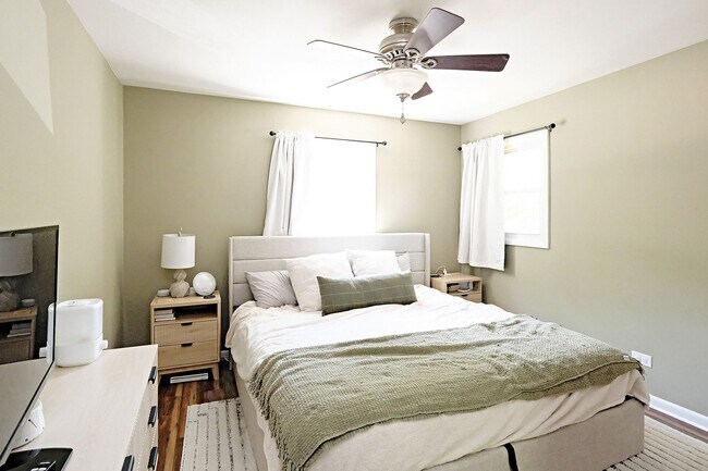 Building Photo - Pet-Friendly Fry's Spring Home With Fenced Yard
