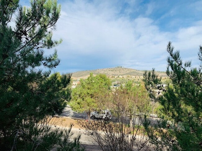 Building Photo - Beautiful & Spacious 3/3 In the Solaire Co...