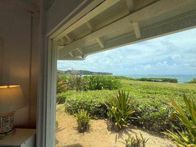 Building Photo - May to October ocean front 2/2 rental