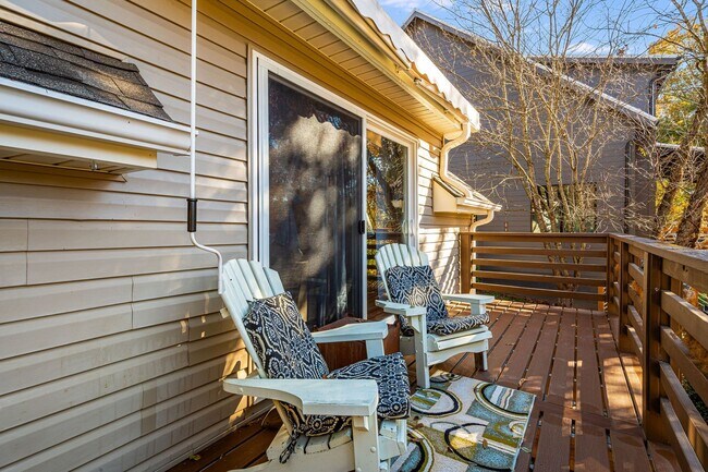 Building Photo - Cozy & Fully-Furnished West Asheville 2-Bedroom (Utilities Included)