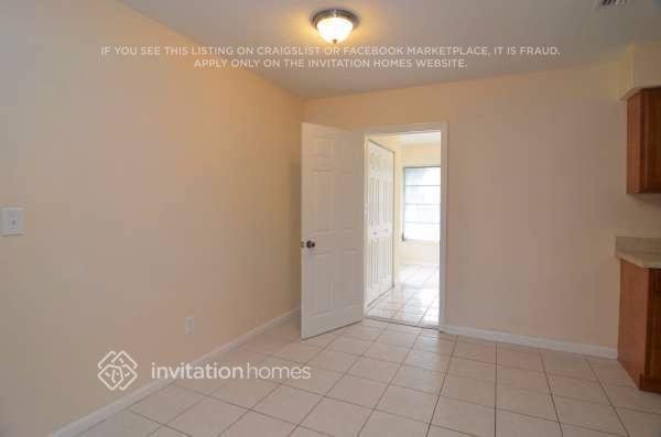 Building Photo - 11124 64th Terrace N