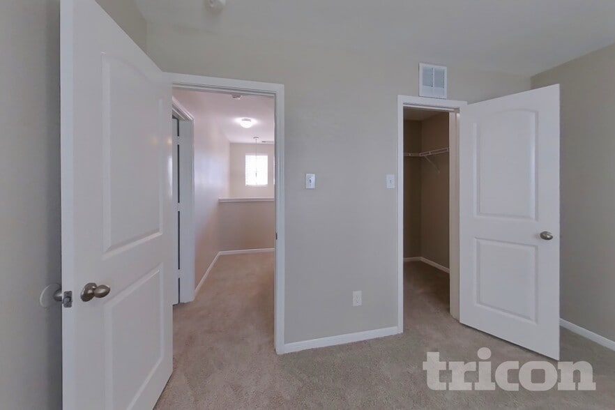 Building Photo - 692 Totem Trail Dr