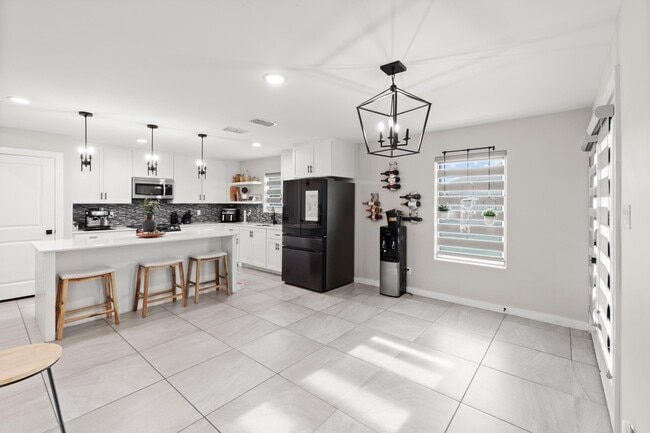 Building Photo - 5418 Travesia Ct