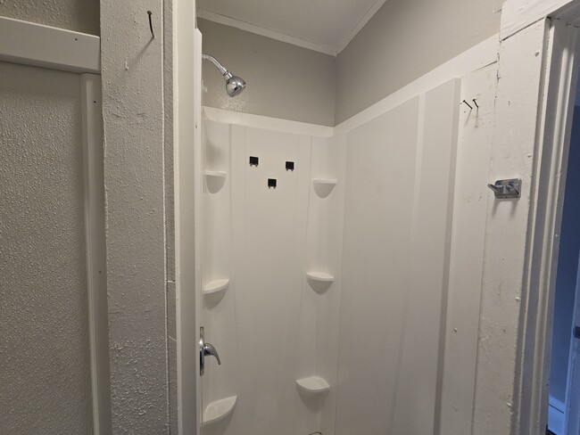 Building Photo - 214 Edwards St