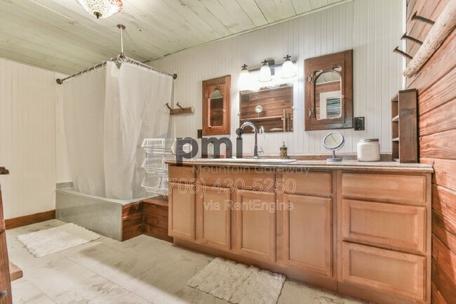 Building Photo - 43 Davis Gap Rd