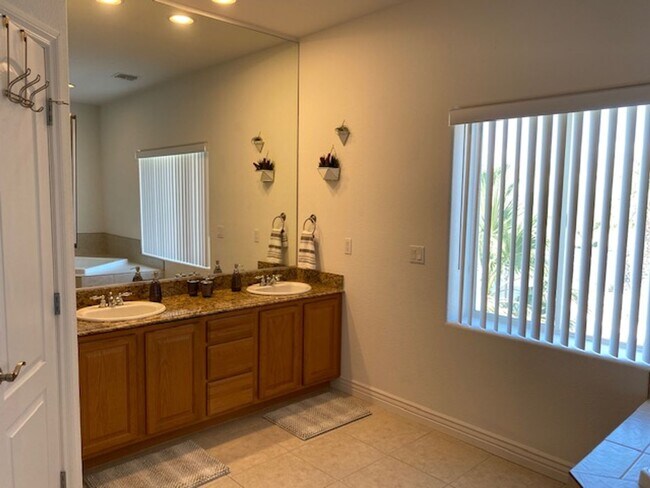 Building Photo - 3 BR + Bonus, Fully furnished, Includes Ut...