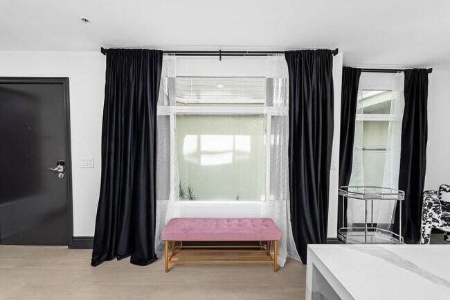 Building Photo - Stunning & fully upgraded 1BR/1BA residence in the heart of Little Italy