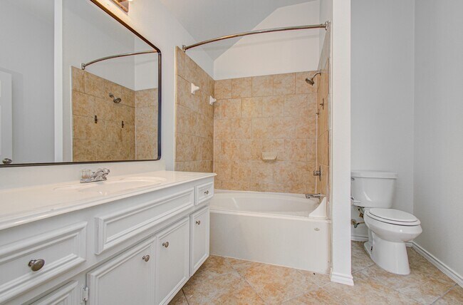 Building Photo - 743 Hallsleigh Ln