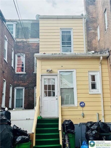 Building Photo - 1523 W Chew St