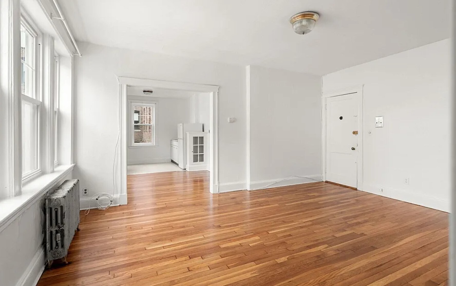 Building Photo - 97 Chester St