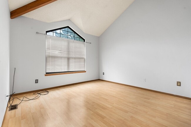 Building Photo - Bright and Spacious 2-Bedroom Condo + Loft...