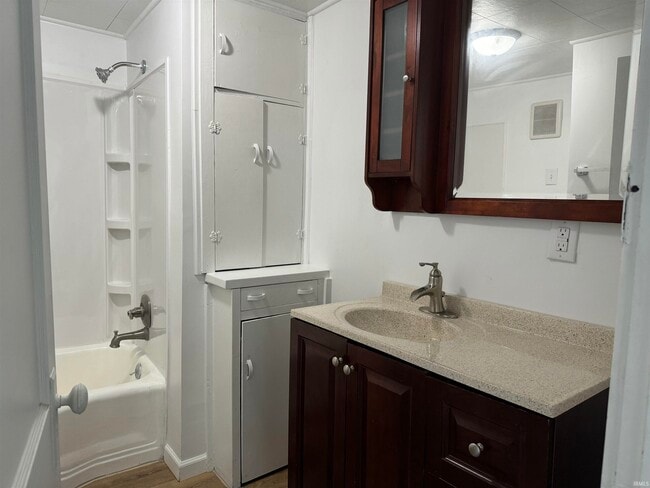 Building Photo - 2110 E Yale Ave