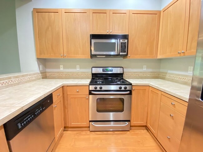 Building Photo - 2068 NW Boulder Way Dr