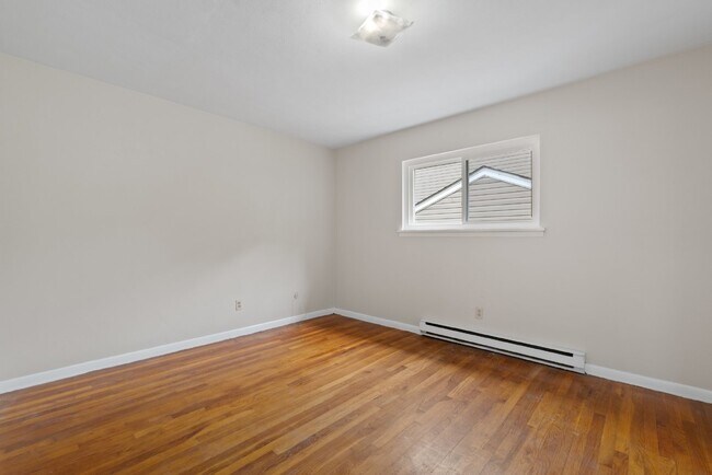 Building Photo - ADORABLE 2 BEDROOM APARTMENT FOR RENT in NORFOLK