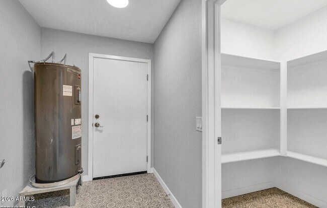 Building Photo - 10602 W Cumberland Dr