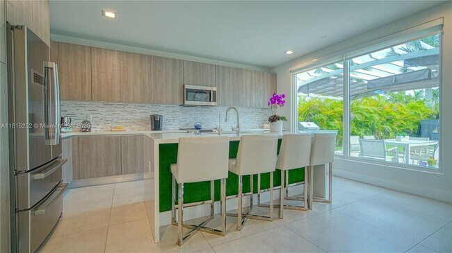 Building Photo - 10360 NW 68th Terrace