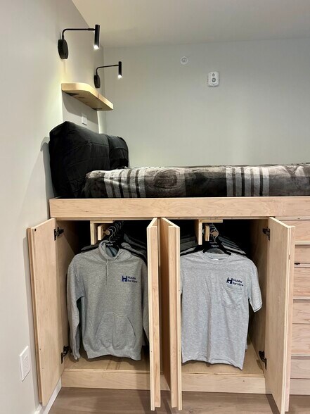 Building Photo - 179 Butternut St