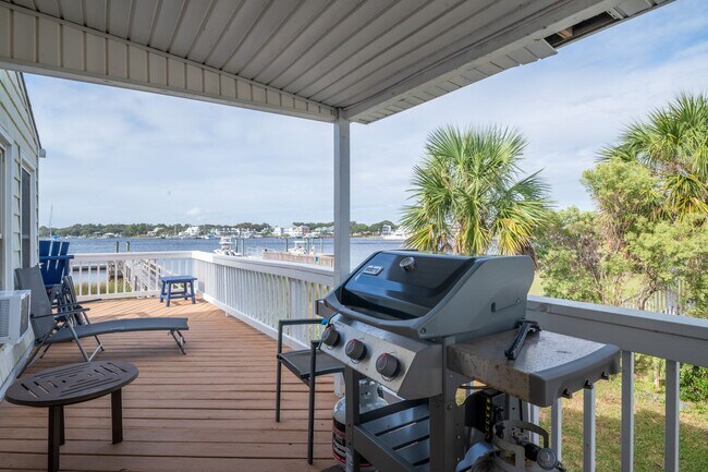 Building Photo - TIME TO SECURE YOUR BOATER'S PARADISE FOR THE FALL OF '25-SPRING OF '26