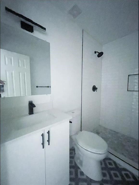 Building Photo - 110 E 30th St