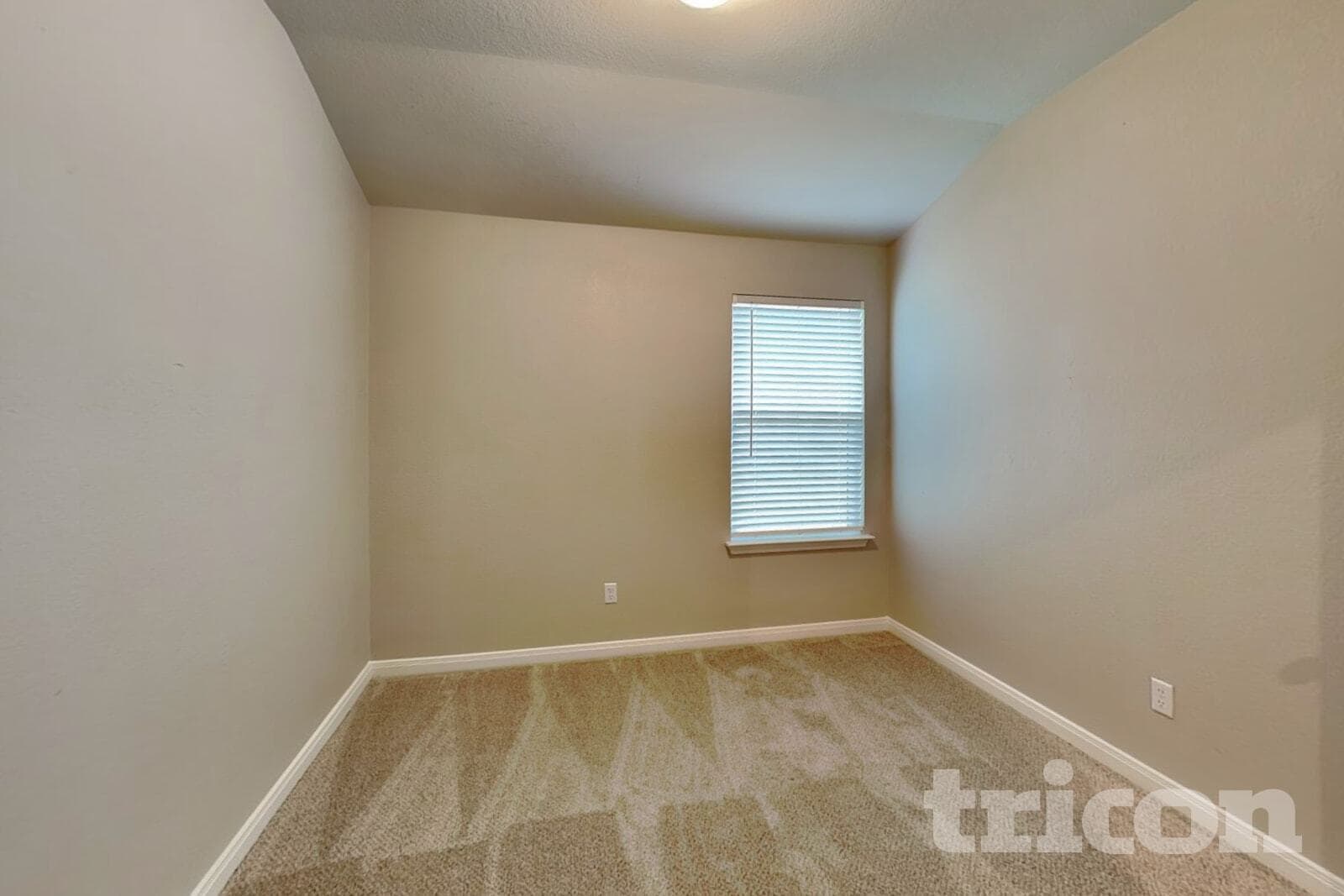 Building Photo - 5816 Zoey Wy