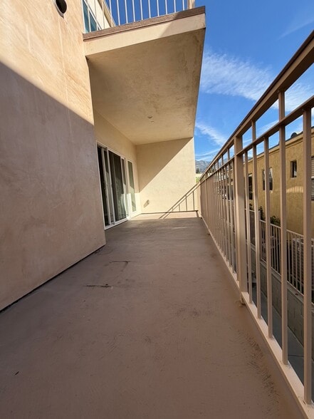 Building Photo - 2314 Montrose Ave