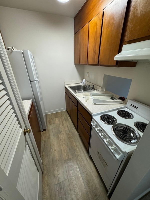 Building Photo - Oxford Square Apartments