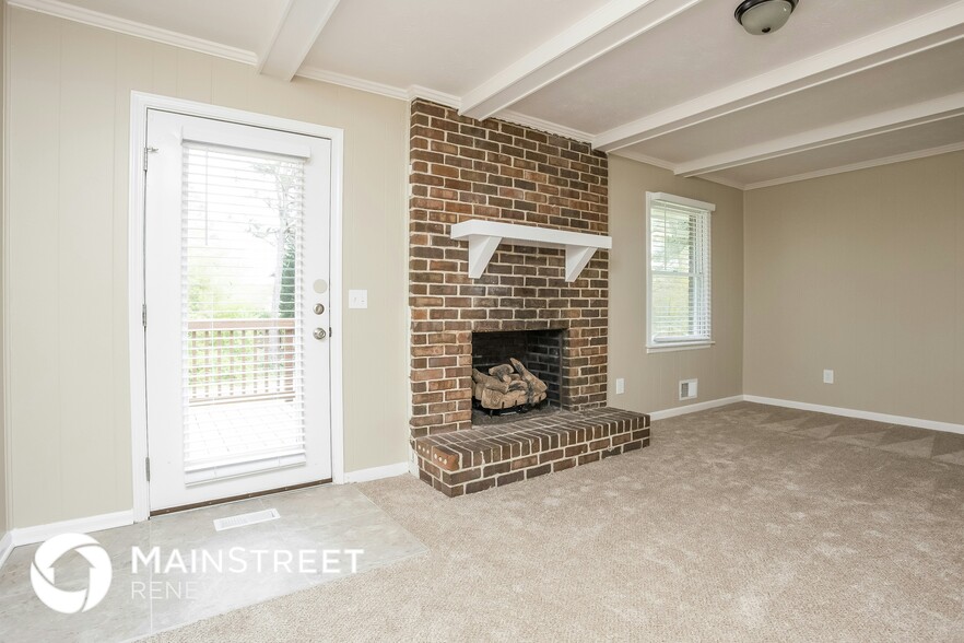 Building Photo - 680 N Kingsley Dr