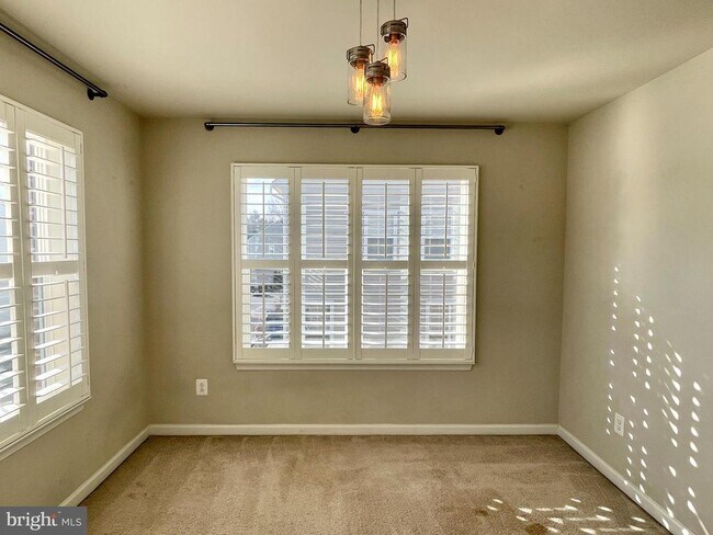 Building Photo - 201 Woodstream Cir