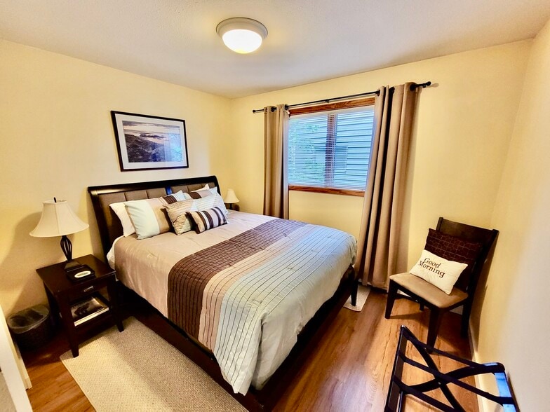 Cosy bedroom - 1010 Steller Way