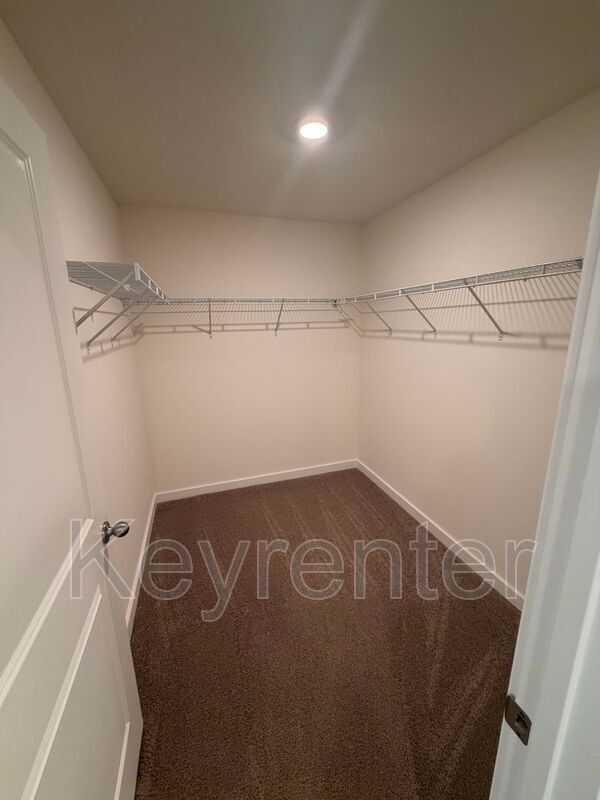 Building Photo - 7033 Randleman Dr