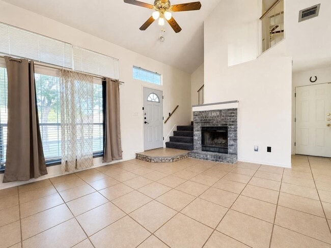 Building Photo - 2404 Magnum Cir