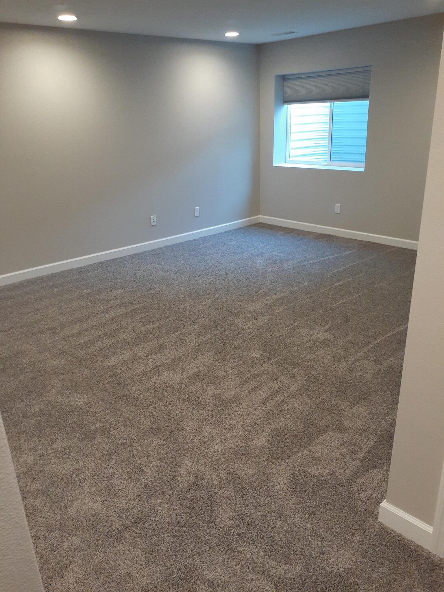 Building Photo - 2805 Terrace Dr