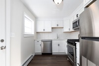 Building Photo - 28 Aircraft Rd