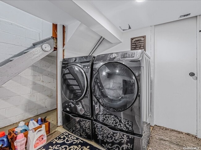 Building Photo - 40 Oakmere Dr