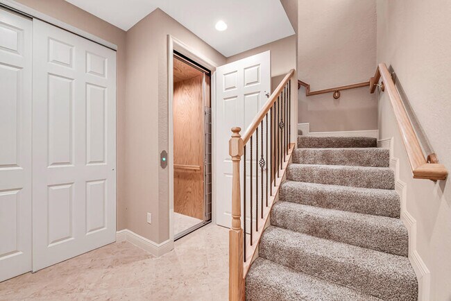 Building Photo - 9786 Midship Way