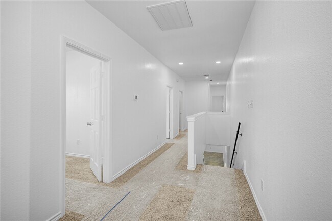 Building Photo - 9932 Fillmore St