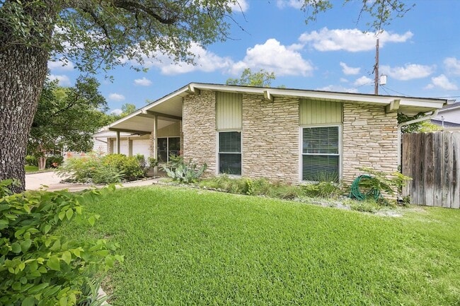 Building Photo - 1902 Wooten Dr