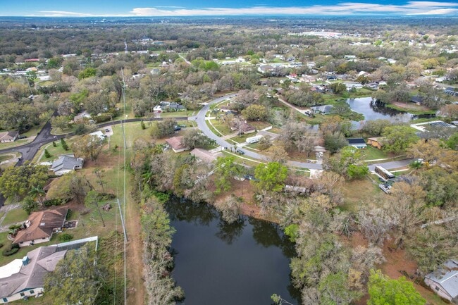 Building Photo - Stunning Waterfront Home located in the de...