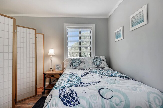 Building Photo - 4114 Holiday Dr