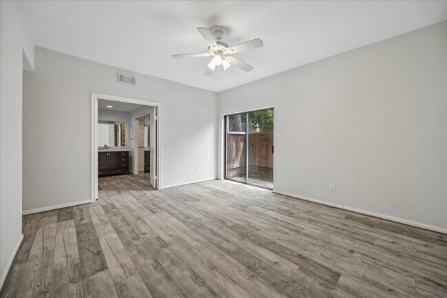 Building Photo - 11711 Memorial Dr
