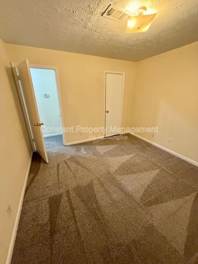 Building Photo - 4357 Azalea Dr