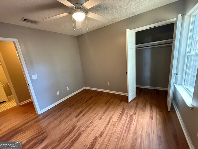 Building Photo - 309 N Belmont Ct