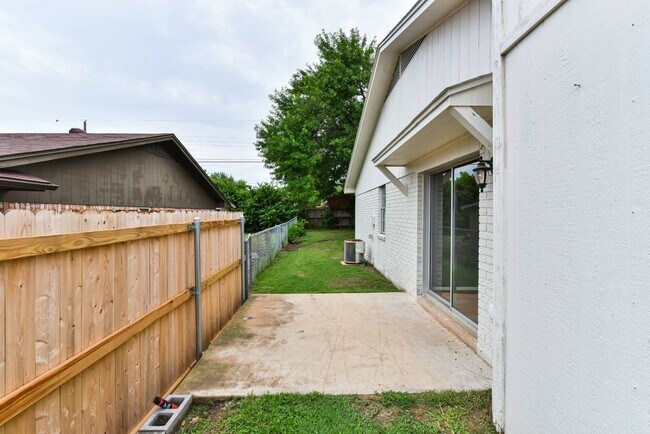Building Photo - 1602 Missouri Ave