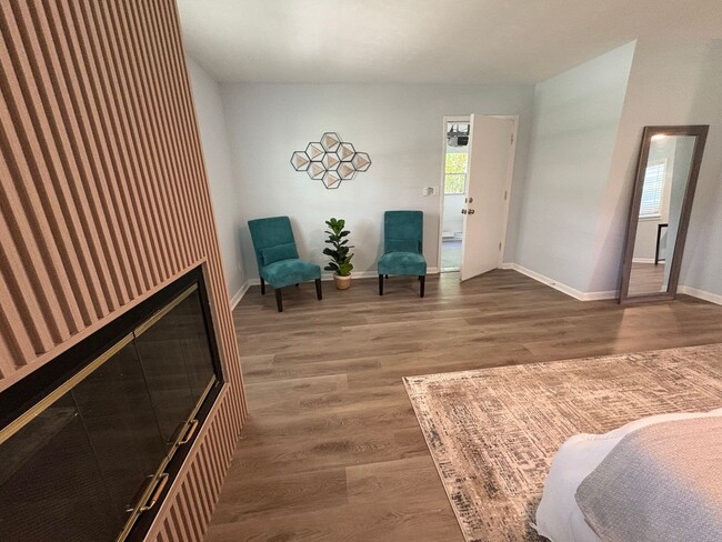 Building Photo - 2510 Lake Ellen Dr