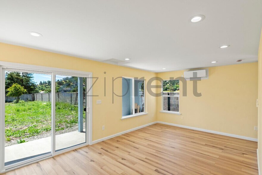 Building Photo - 732 W Edmundson Ave