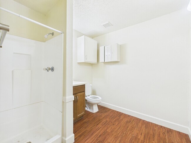 Building Photo - 2702 Cavitt Ave