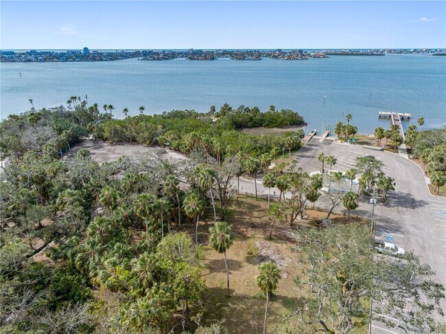 Building Photo - 2201 Park St N